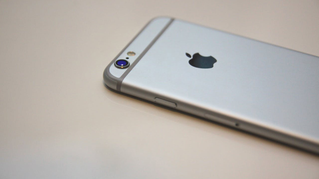 14 Best Uses For Your Old iPhones Laying Around
