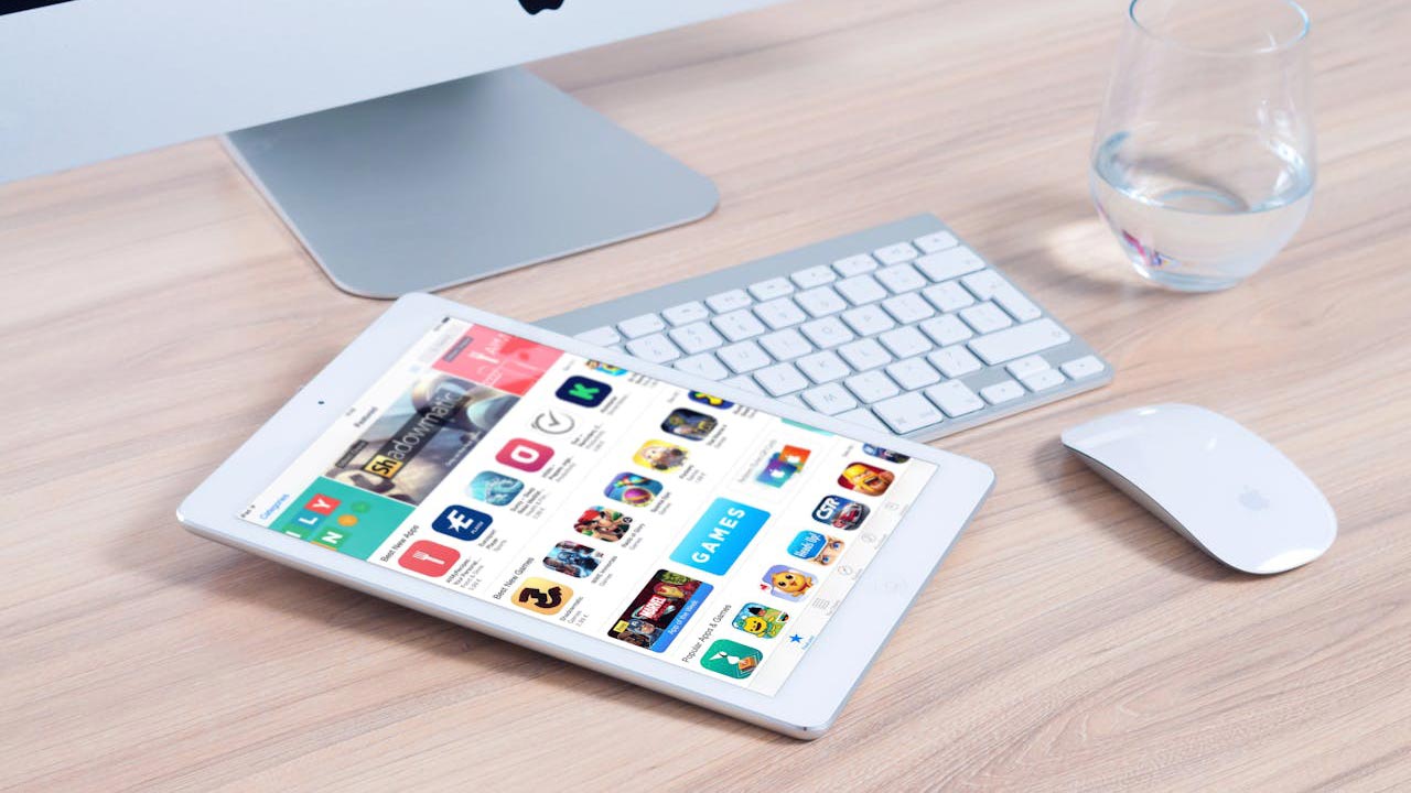 12 Apps That Replace an Entire Office