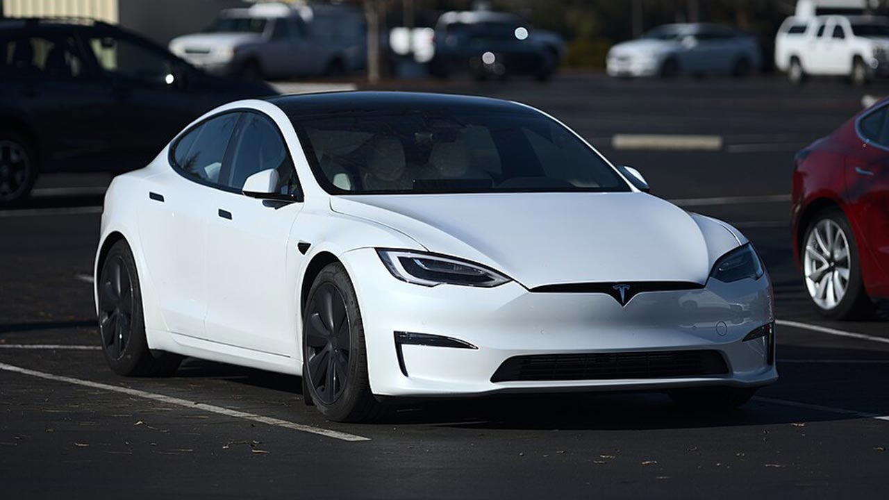 12 Cars That Secretly Cost a Fortune to Maintain