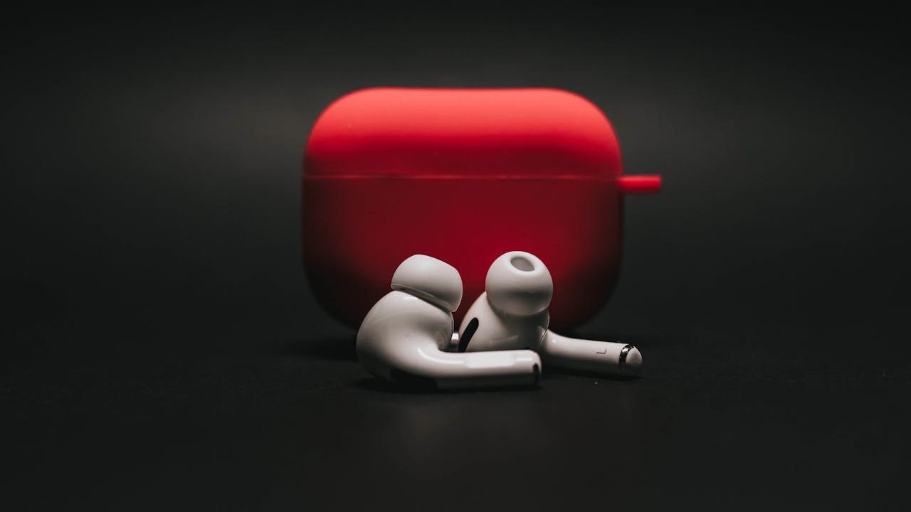 5 Wireless Earbuds That Beat AirPods and Why