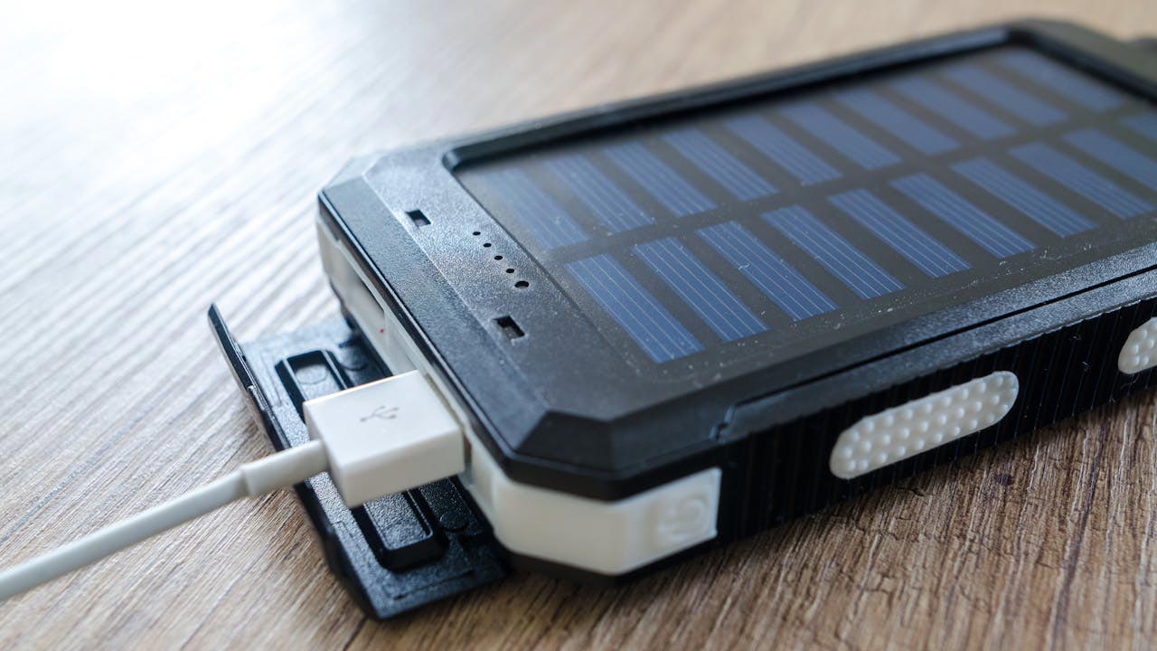 8 Power Banks That Can Jumpstart a Car