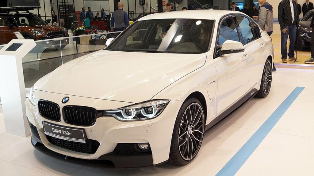 BMW 330e