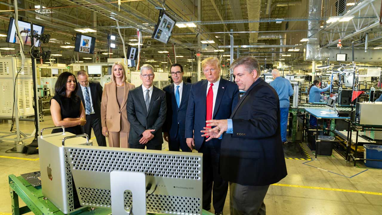 Elon Musk and Mark Zuckerberg think smartphones are on their way out. Tim Cook says they’re just getting better