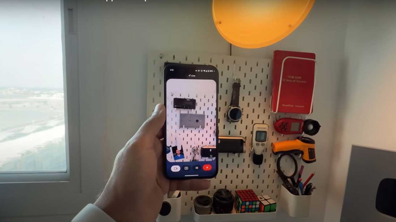 Gemini Live's Camera Mode Feels Like the Future, and Now It's Available for iOS