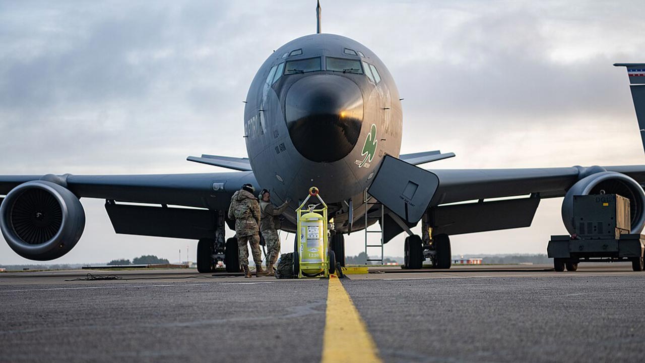 Military-Grade AI in Combat: Decision-Making Software in U.S. Airstrikes