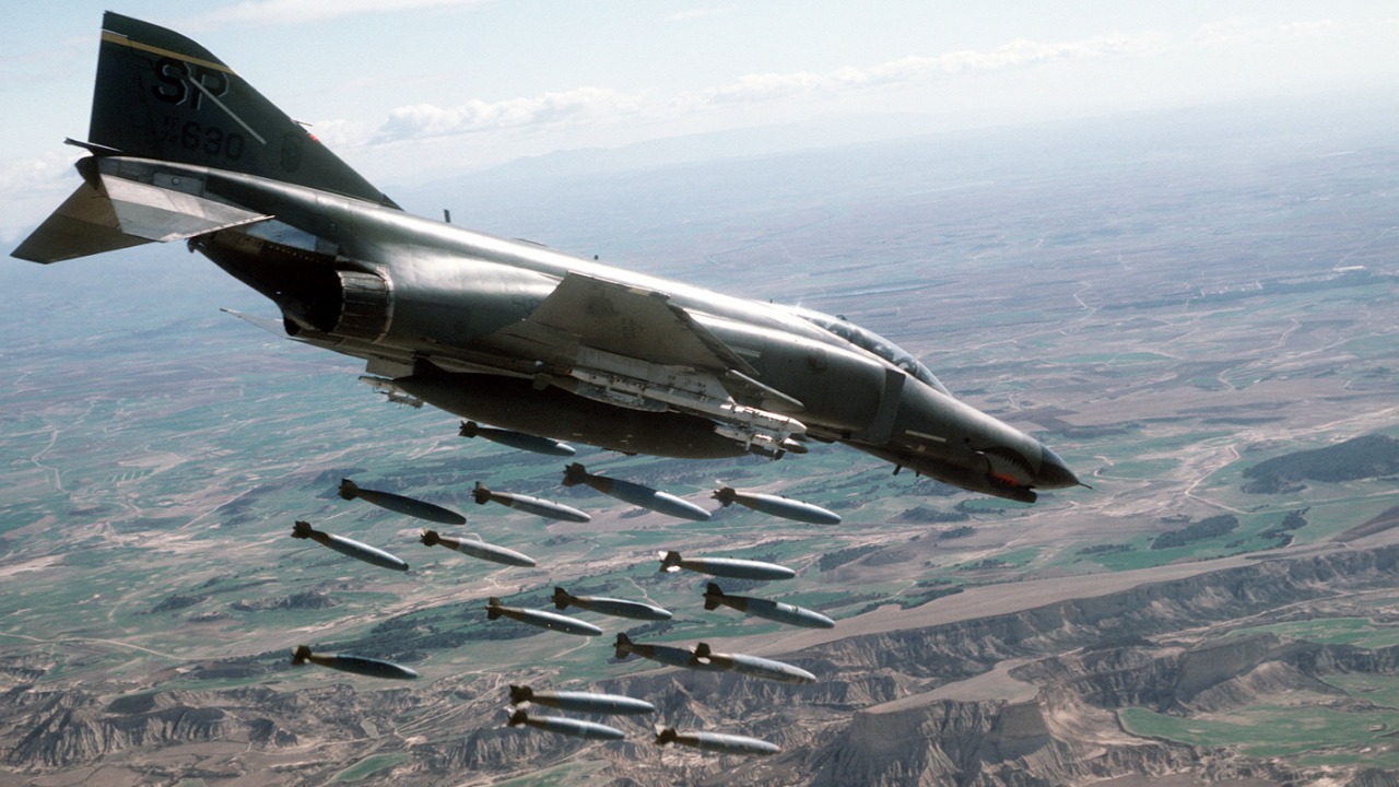 Image Credit: U.S. Air Force photo by Staff Sgt. David Nolan (USAF photo 330-CFD-DF-ST-87-07636) - Public domain/Wiki Commons