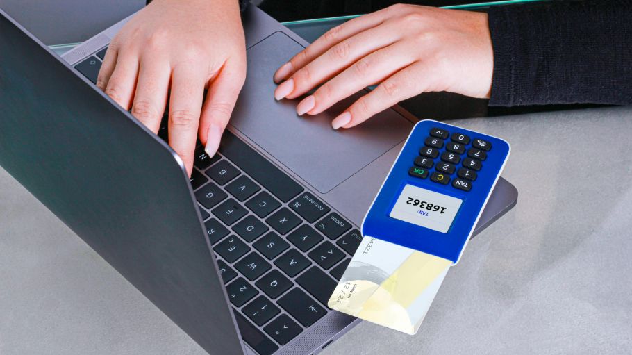 4) Look for Hidden Cameras