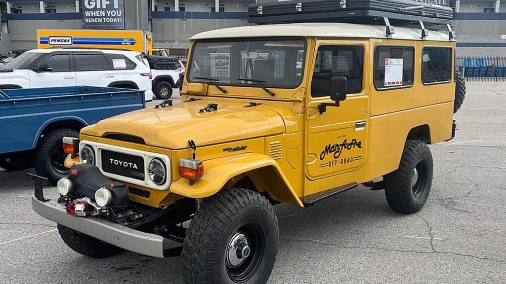 Toyota-Land-Cruiser-FJ45