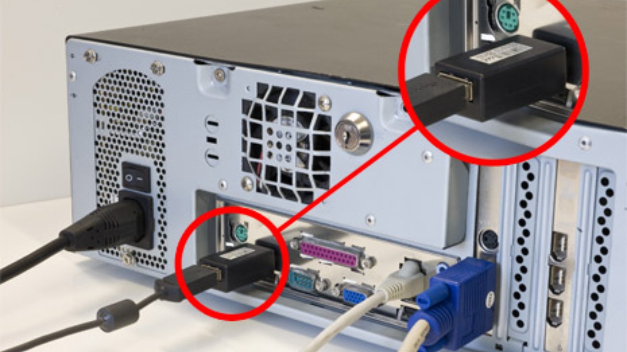 Image Credit: http://www.kingston.ac.uk/it-security/includes/img/static/usb-logger.jpg - CC BY-SA 4.0/Wiki Commons