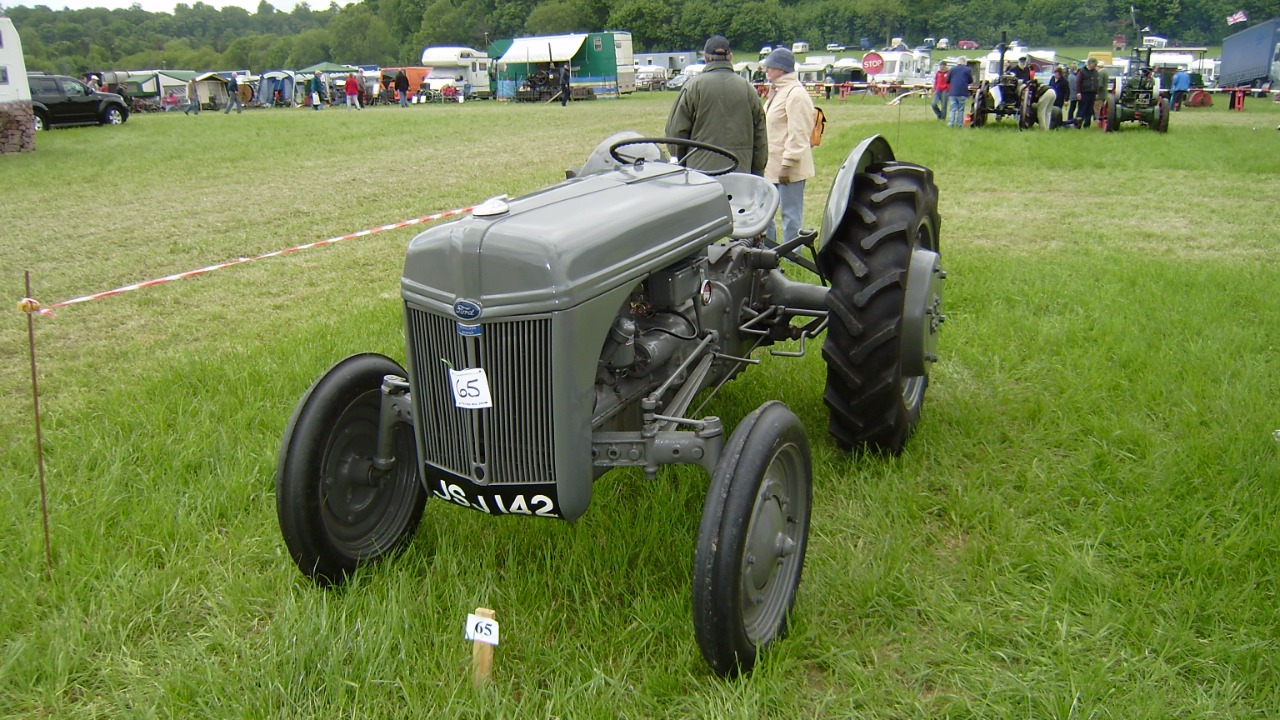 Image Credit: BulldozerD11 @ tractors.wikia - CC BY-SA 3.0/Wiki Commons