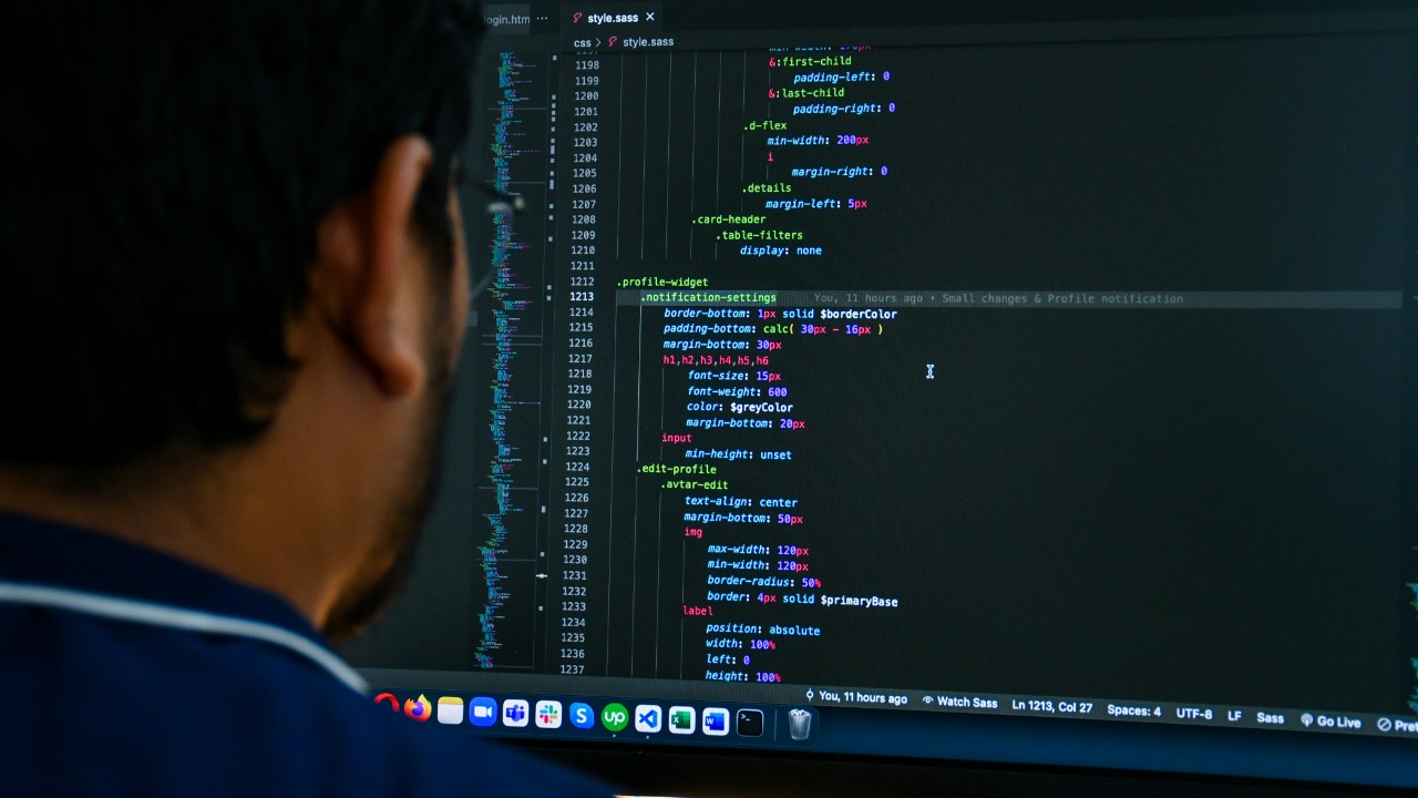 ajaygorecha/Unsplash