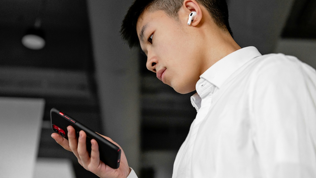 Mikhail Nilov/Pexels