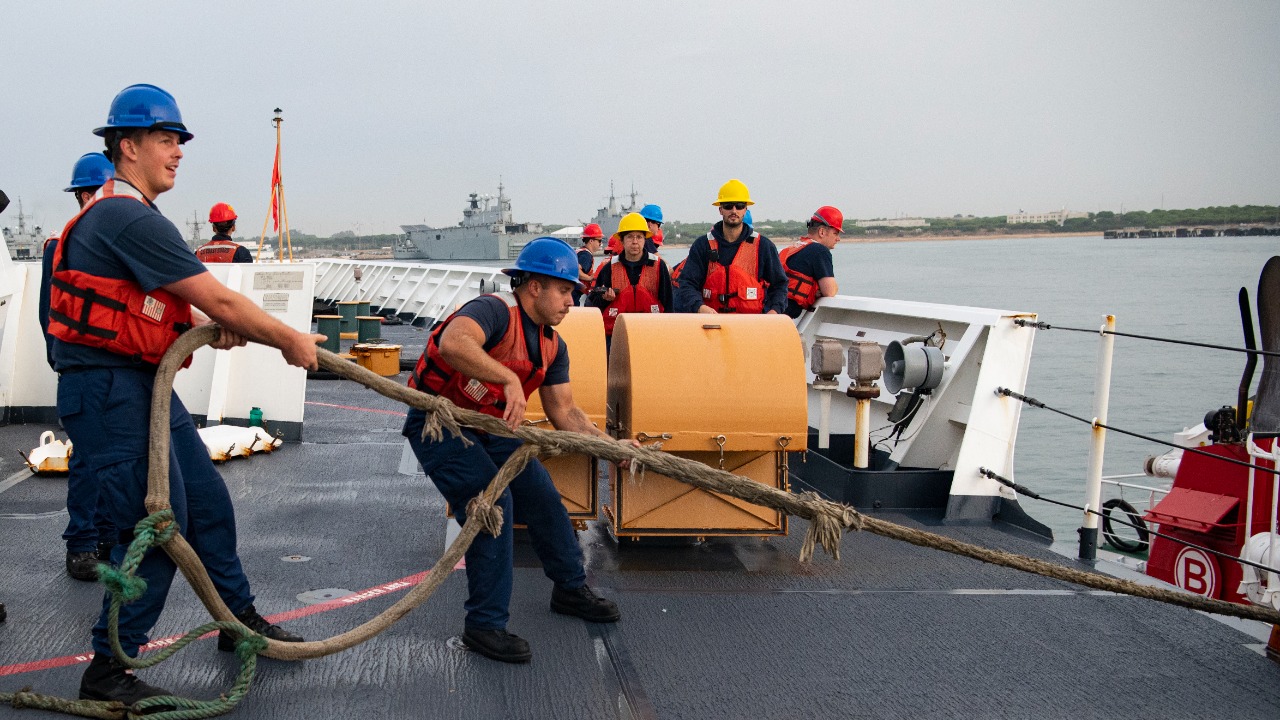 Image Credit: U.S. Coast Guard photo by Petty Officer 3rd Class Alejandro Rivera - Public domain/Wiki Commons