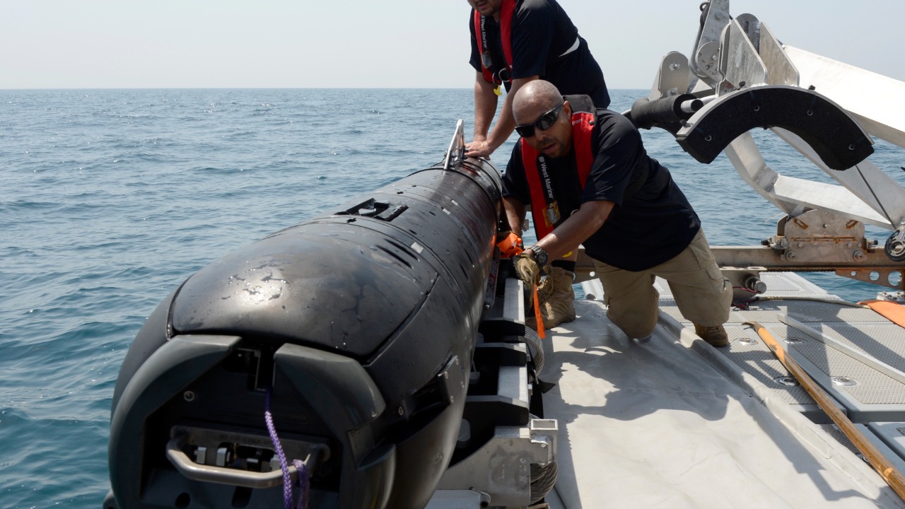 Image Credit: Official Navy Page from United States of America
Mass Communication Specialist 2nd Class Blake Midnight/Mass Communication Specialist 2n/U.S. Navy - Public domain/Wiki Commons