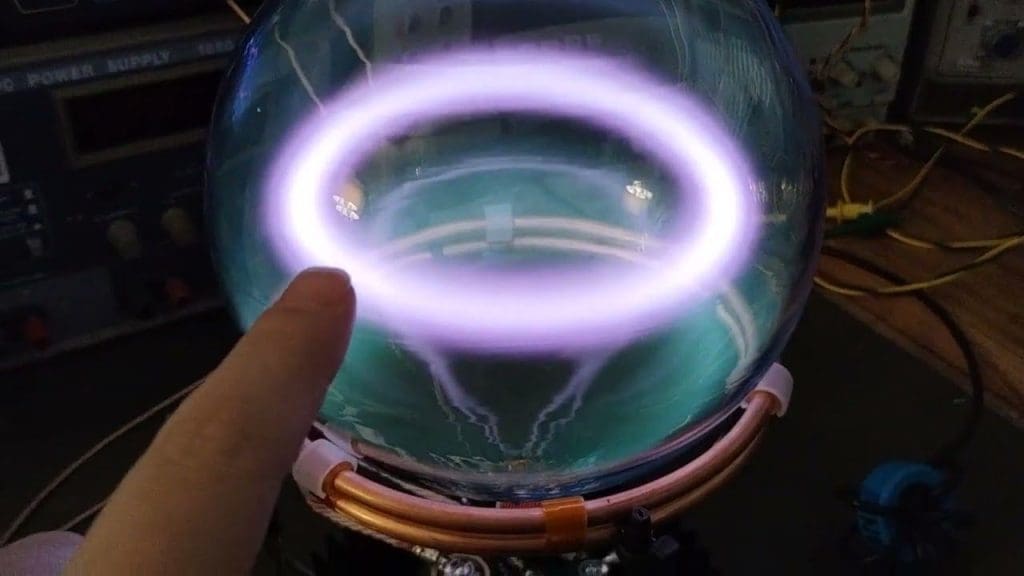 Toroidal plasma ring in fusion reactor