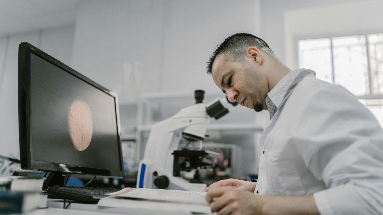 Mikhail Nilov/Pexels