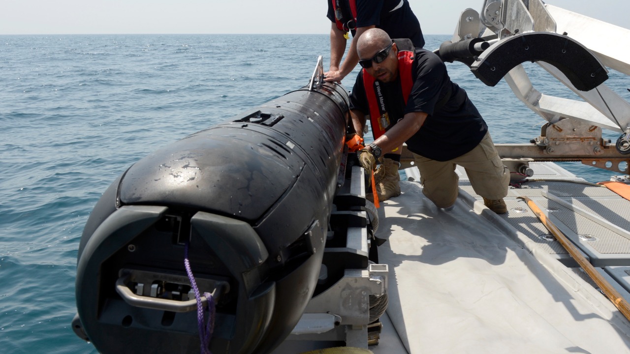 Image Credit: Official Navy Page from United States of America
Mass Communication Specialist 2nd Class Blake Midnight/Mass Communication Specialist 2n/U.S. Navy - Public domain/Wiki Commons