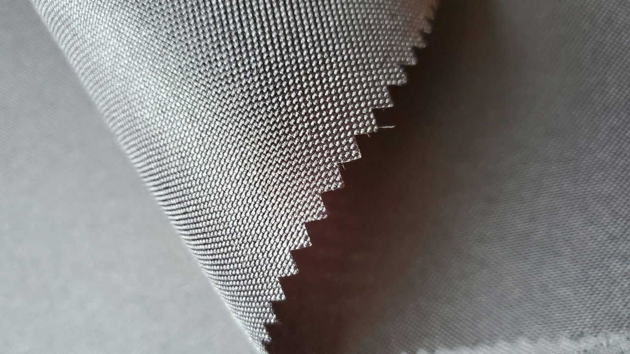 polyester fabricy/Pexels