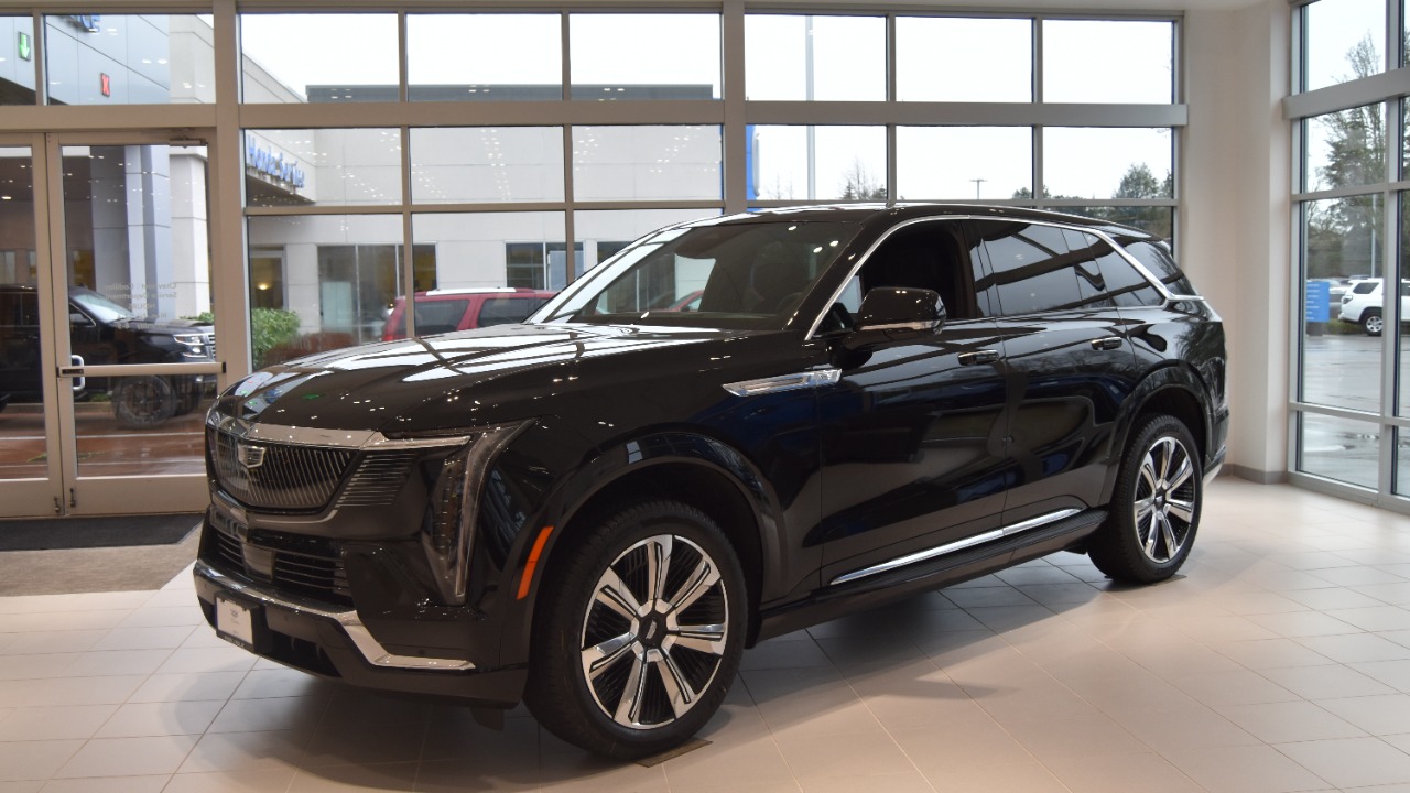 Cadillac Escalade IQ — Image Credit: Wlb5V - CC BY-SA 4.0/Wiki Commons