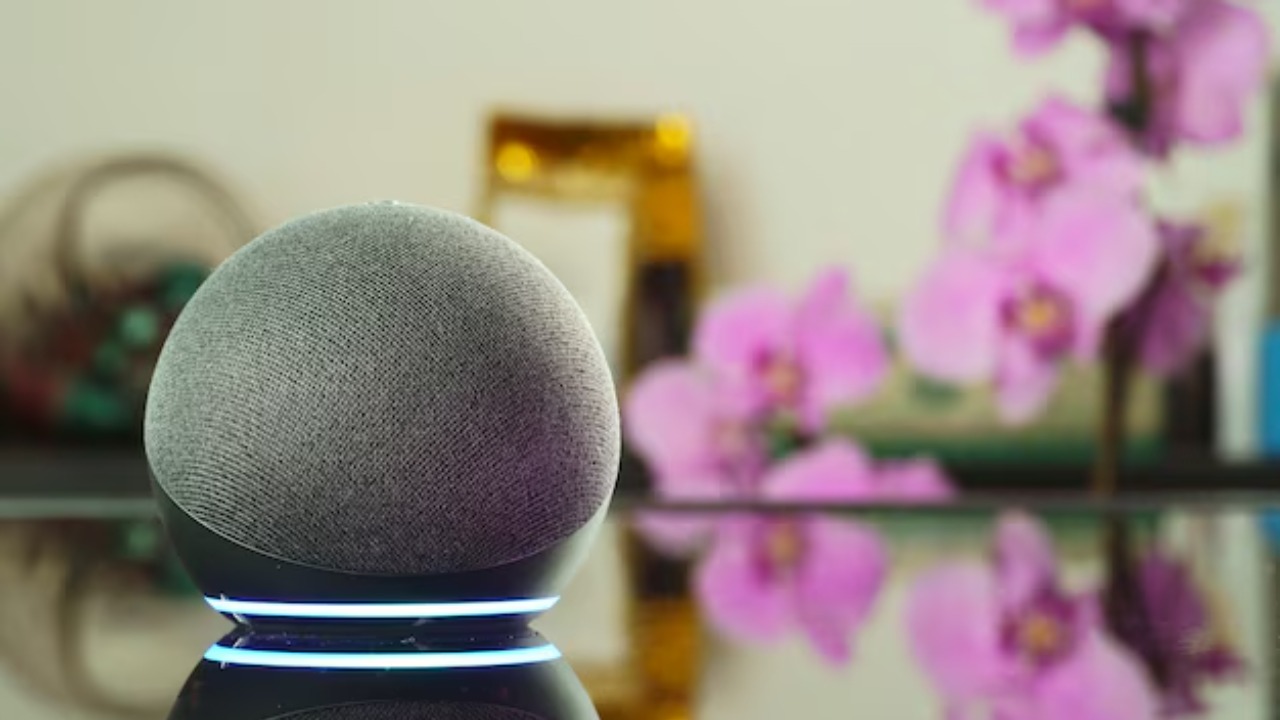 Google Assistant Speaker — Image Credit: Image by Freepik