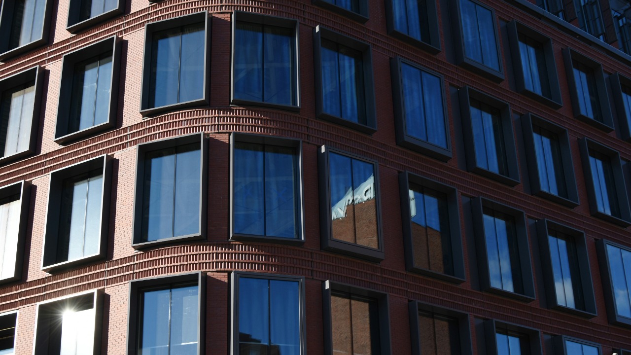 New ultrasonic tech could turn any window into a running water tap