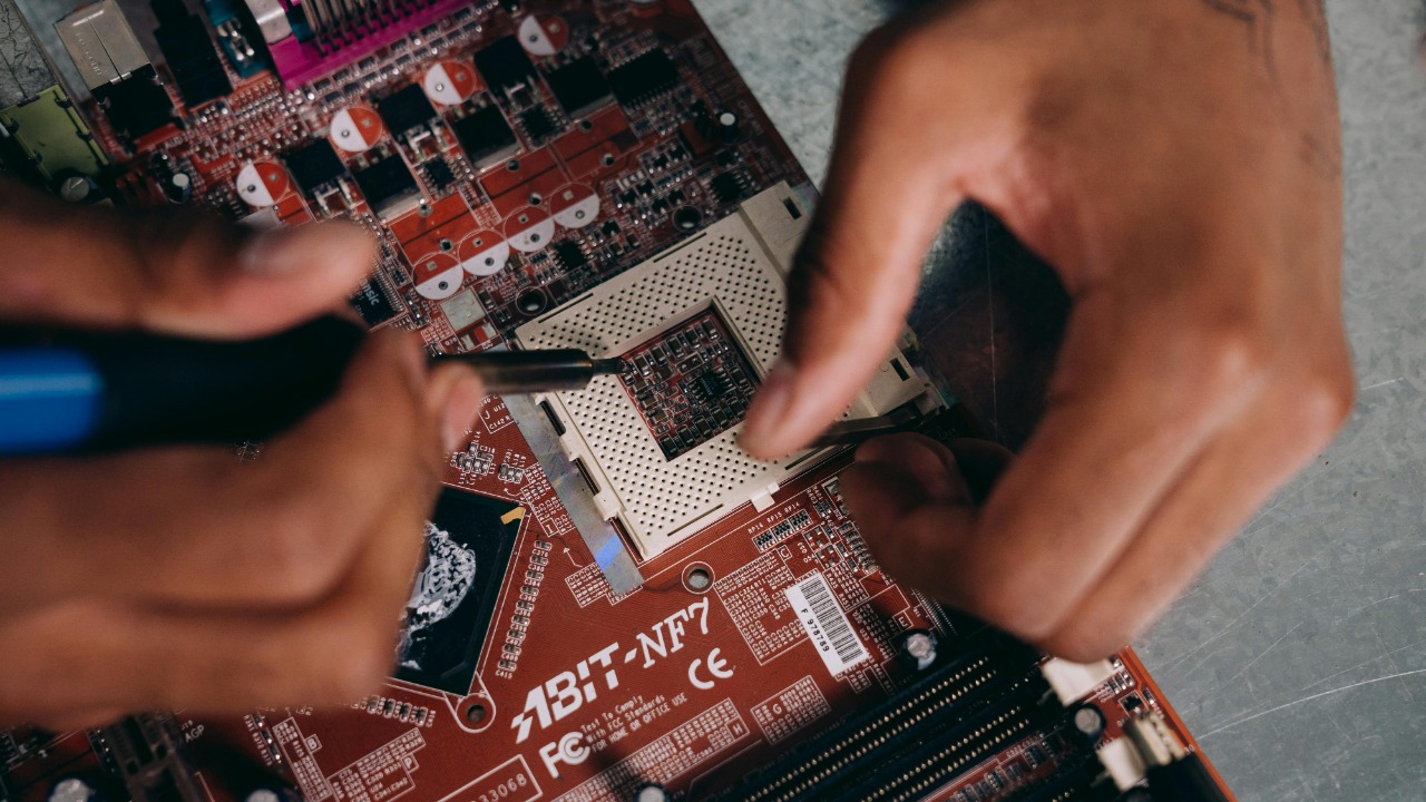 Mikhail Nilov/Pexels