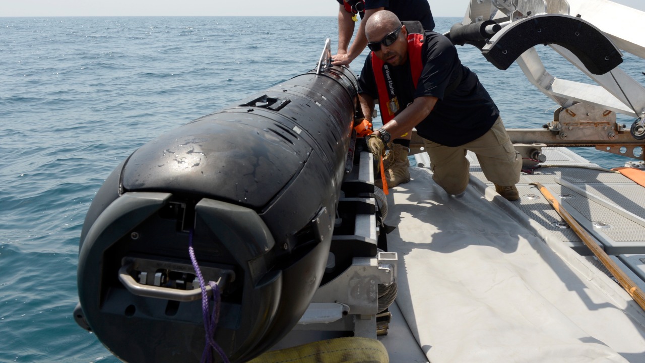 Image Credit: Official Navy Page from United States of America
Mass Communication Specialist 2nd Class Blake Midnight/Mass Communication Specialist 2n/U.S. Navy - Public domain/Wiki Commons