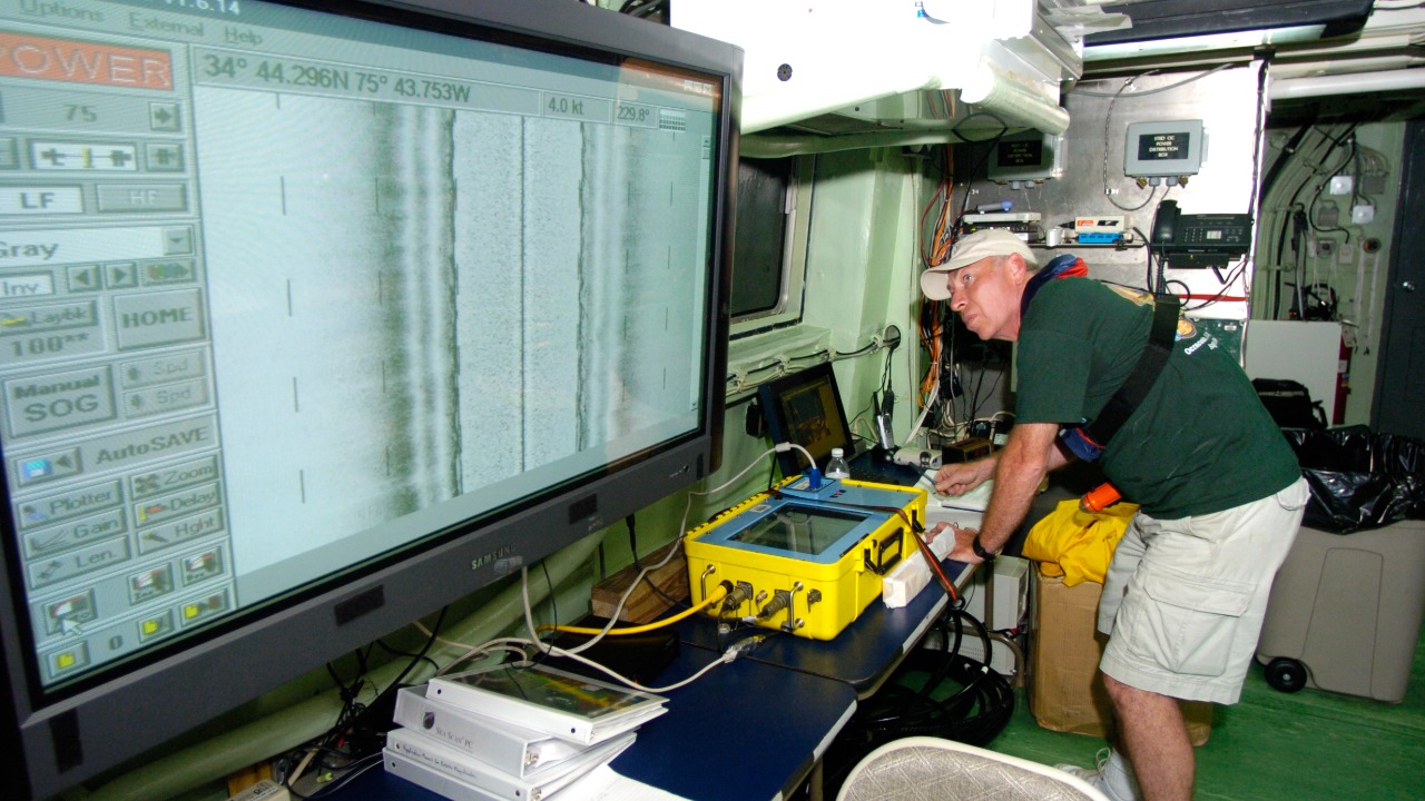 Image Credit: U.S. Navy photo by Chief Journalist John F. Williams - Public domain/Wiki Commons