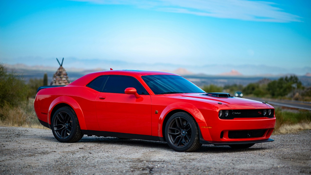 Dodge Challenger SRT Hellcat — Image Credit: Derwin Edwards/Pexels