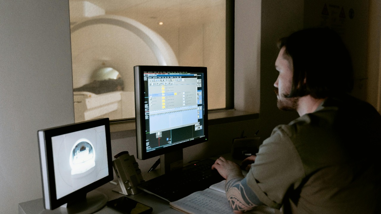 AI finds a hidden stress signal inside routine CT scans