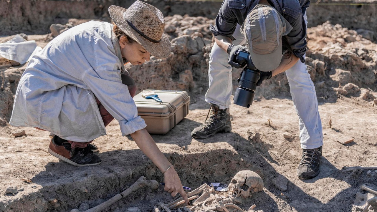 Mysterious 6,000 year remains hint at a vanished tribe
