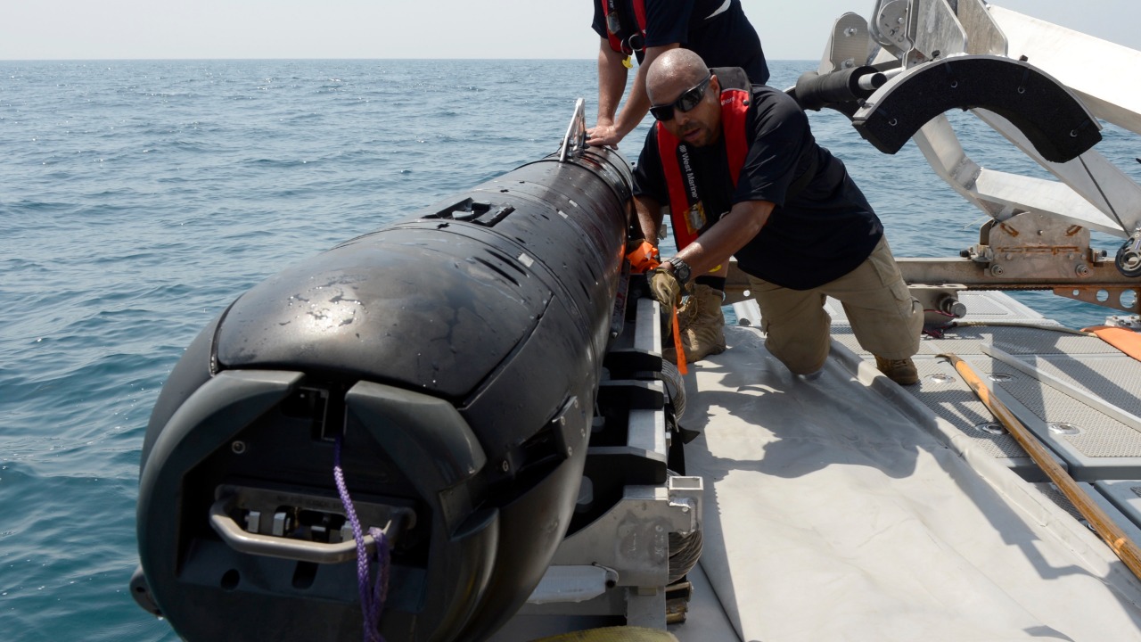 Image Credit: Official Navy Page from United States of America
Mass Communication Specialist 2nd Class Blake Midnight/Mass Communication Specialist 2n/U.S. Navy - Public domain/Wiki Commons