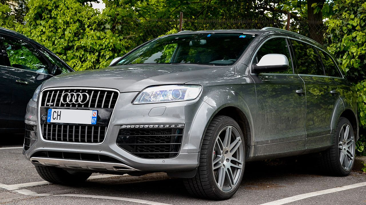 Audi Q7 V12