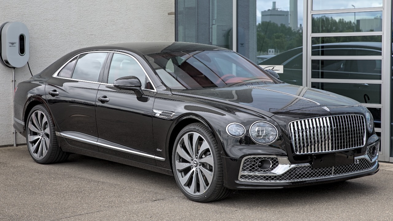 Bentley Flying Spur — Image Credit: Alexander Migl - CC BY-SA 4.0/Wiki Commons