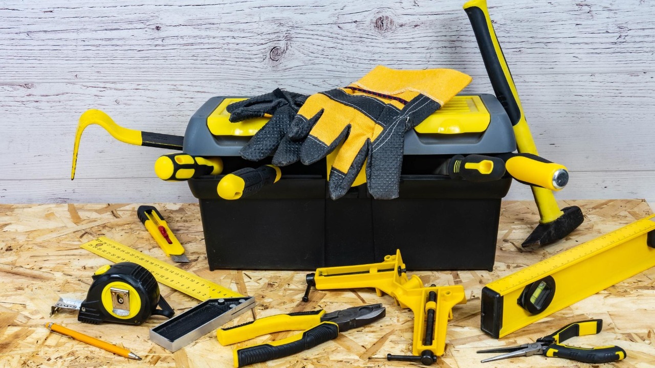 5 budget-friendly DeWalt tools for carpentry and woodworking