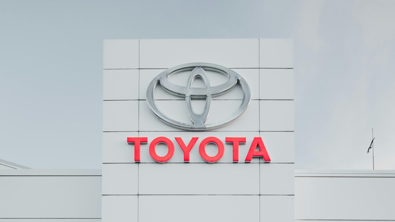 Rumor says toyota may build a land cruiser pickup for america