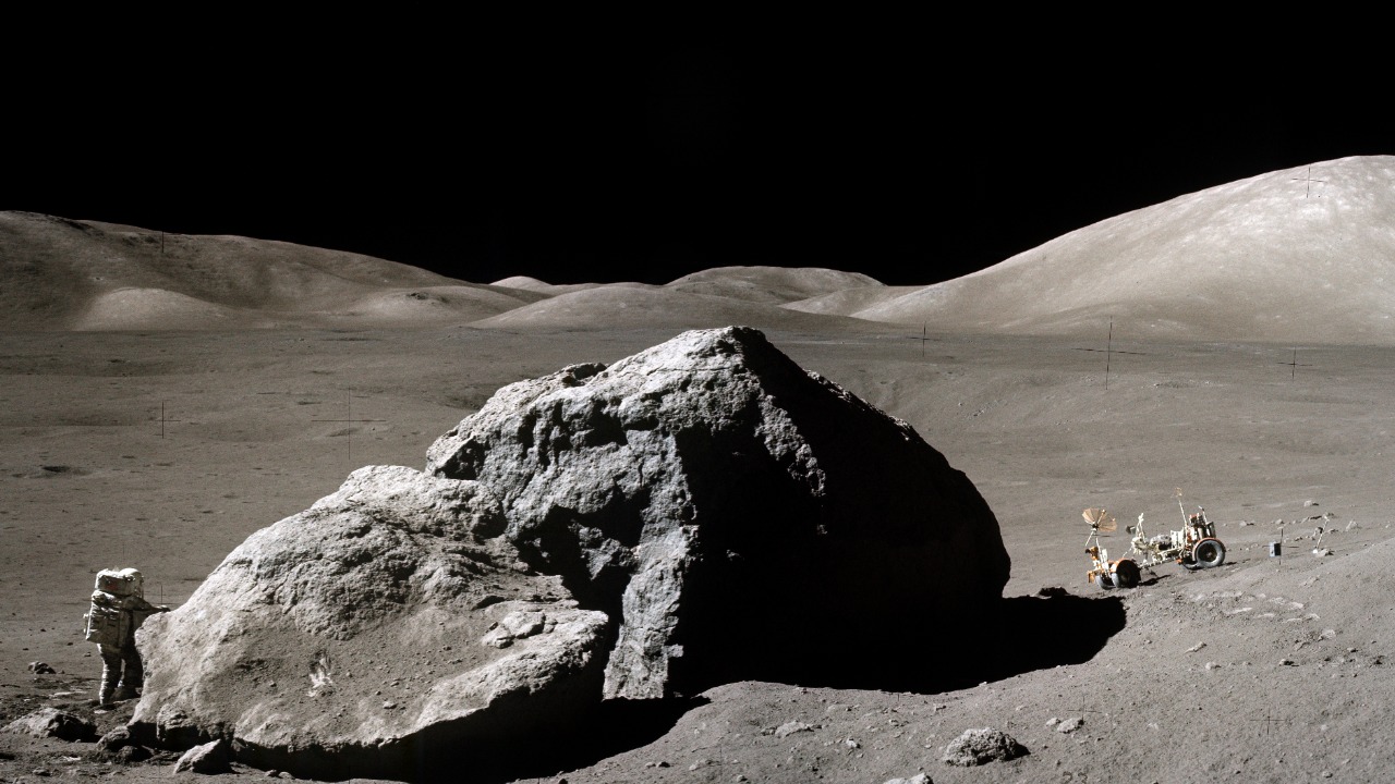 Image Credit: Eugene A. CernanPhotomontage by User:Grunpfnul - Public domain/Wiki Commons