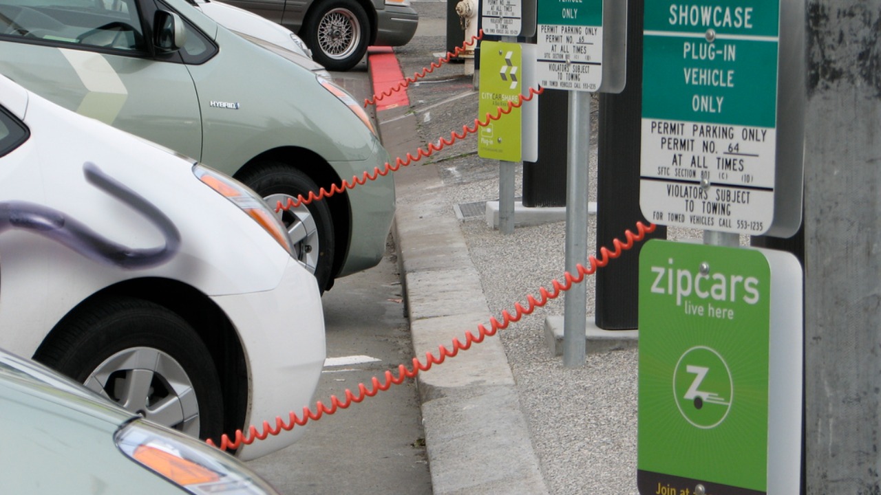 Image Credit: Felix Kramer (CalCars). Image retouched with Photoshop and uploaded by User:Mariordo - CC BY-SA 2.0/Wiki Commons