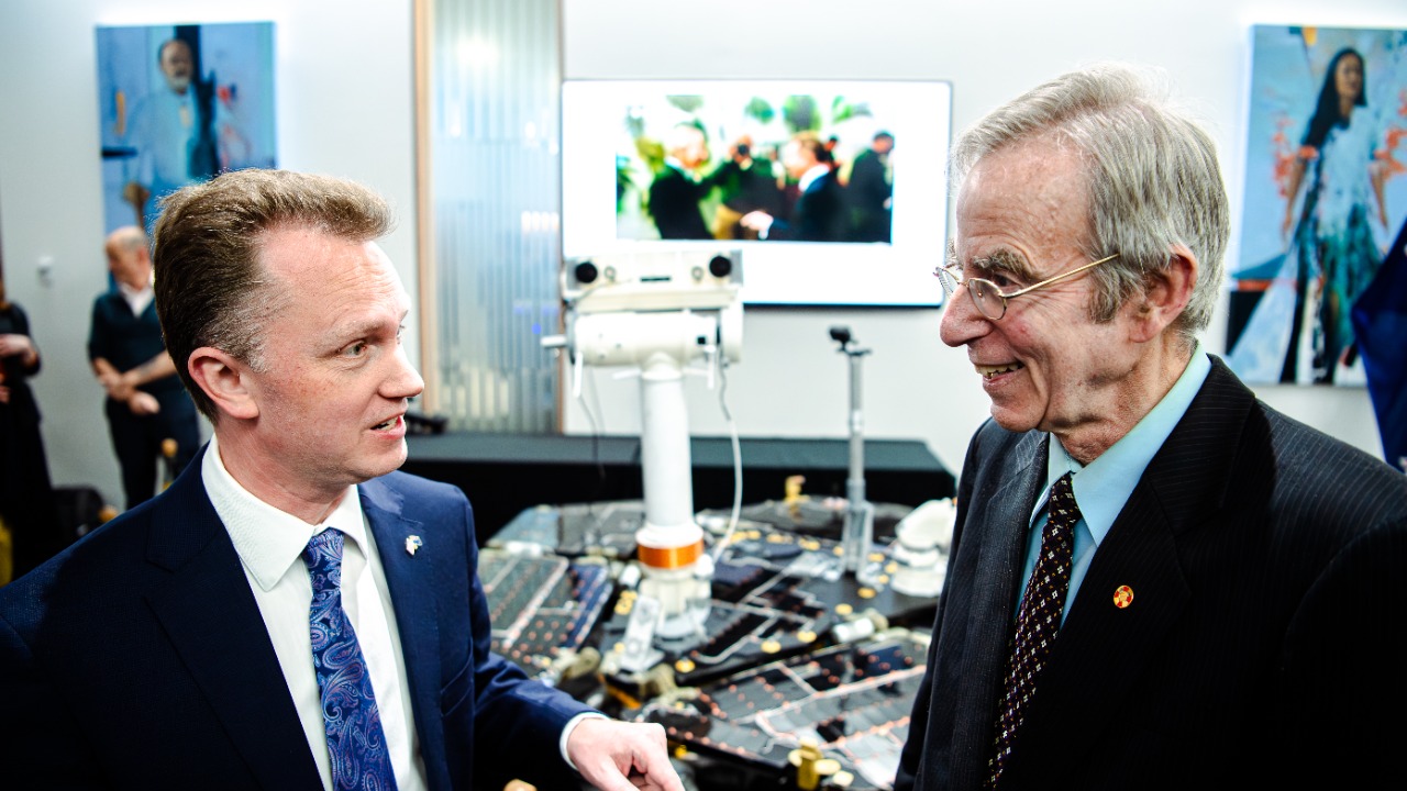 Image Credit: US Embassy New Zealand - Public domain/Wiki Commons