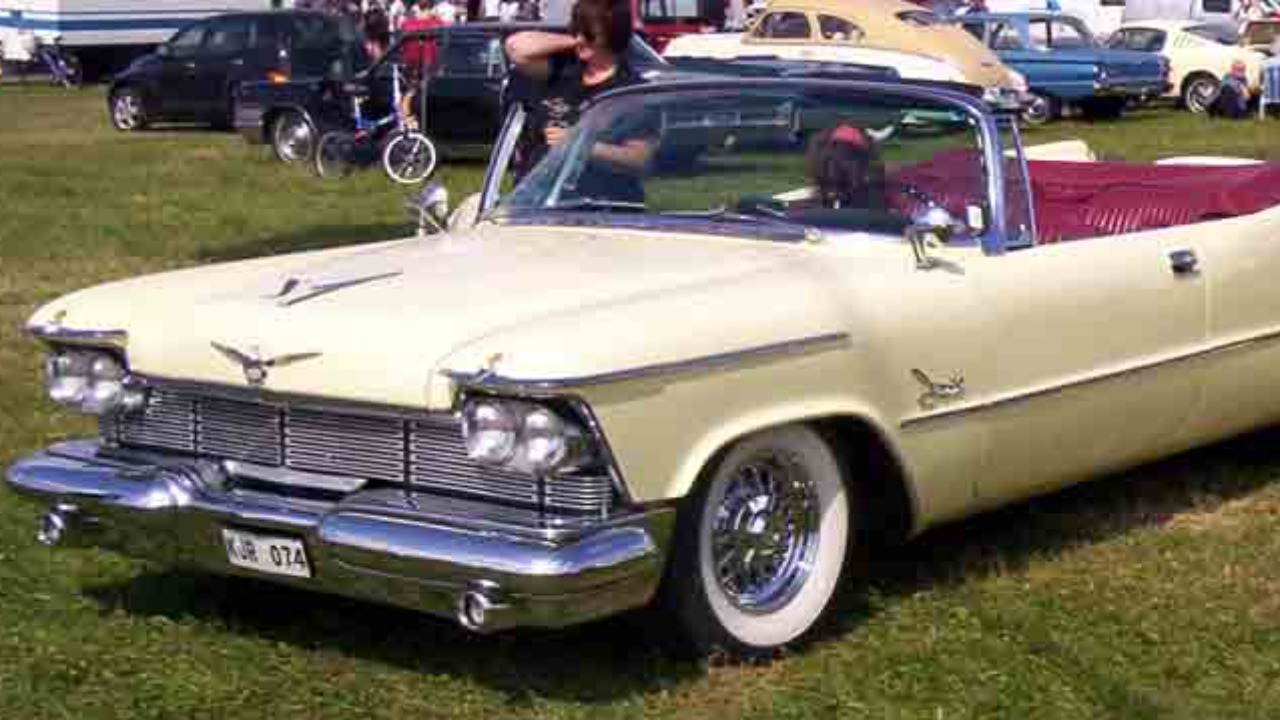 Chrysler Imperial — Image Credit: Lars-Göran Lindgren Sweden - CC BY-SA 3.0/Wiki Commons