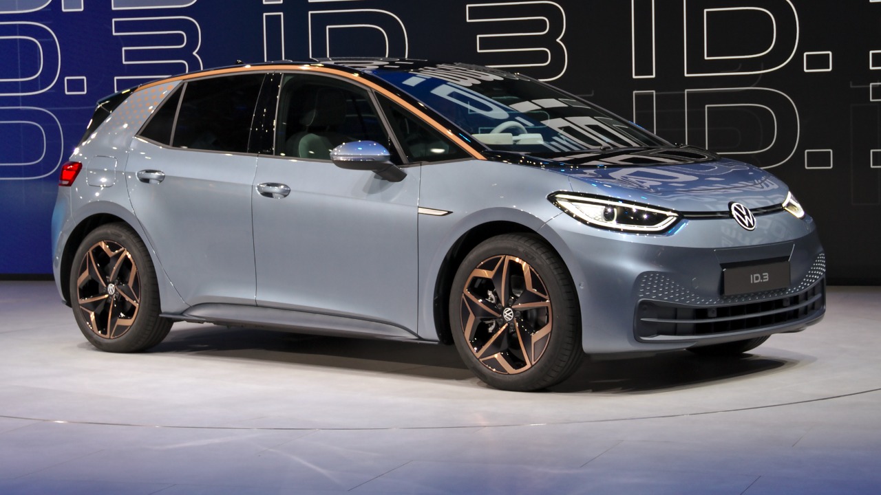 First look at volkswagen’s next hot r model