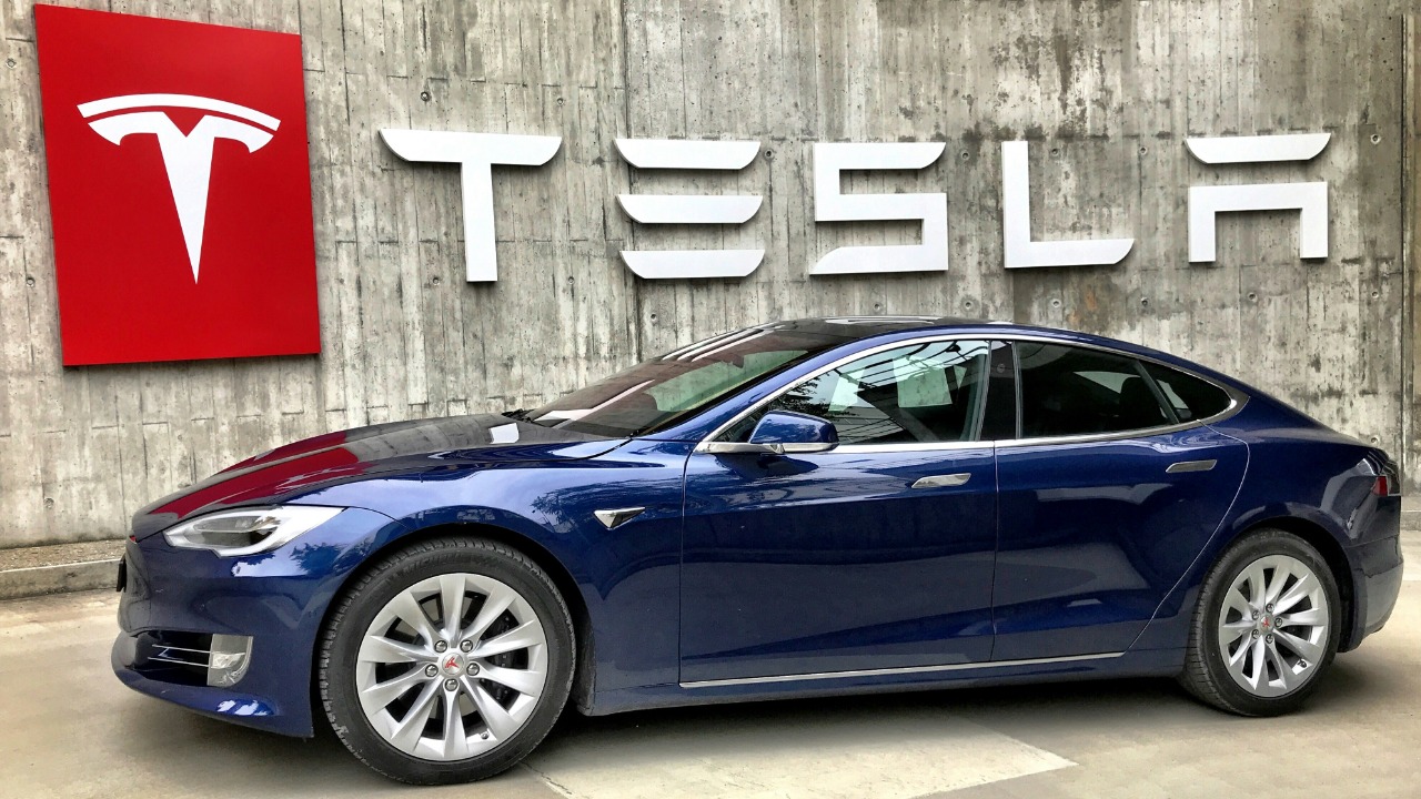 teslafansch/Unsplash