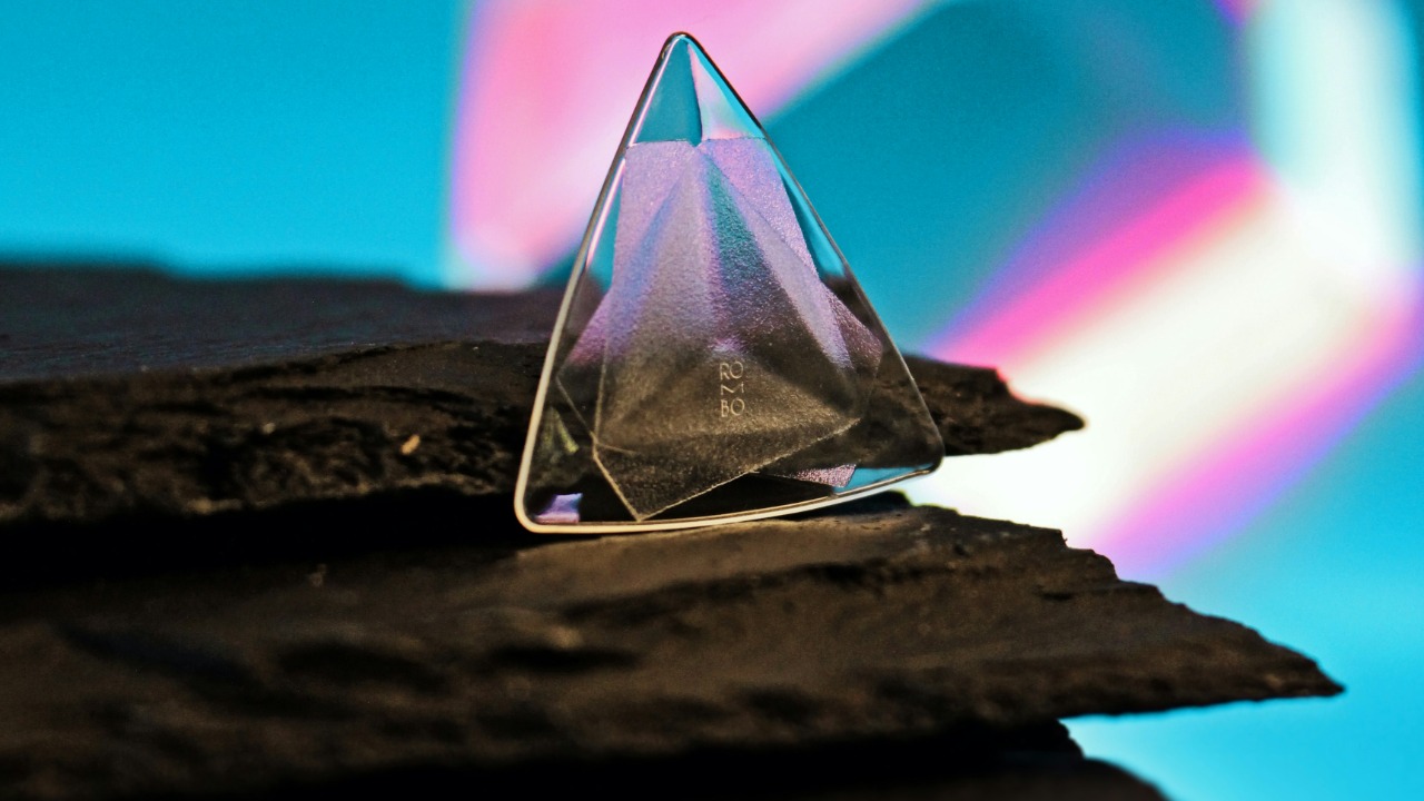 rombo_guitar_picks/Unsplash