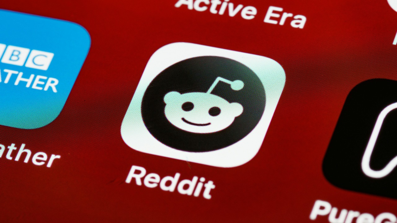 Reddit sues Perplexity and others for stealing its content