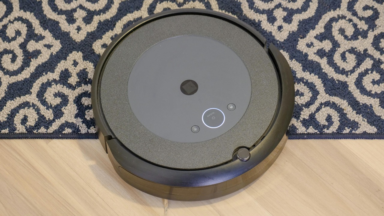 Man shocked as his smart vacuum secretly mapped his home