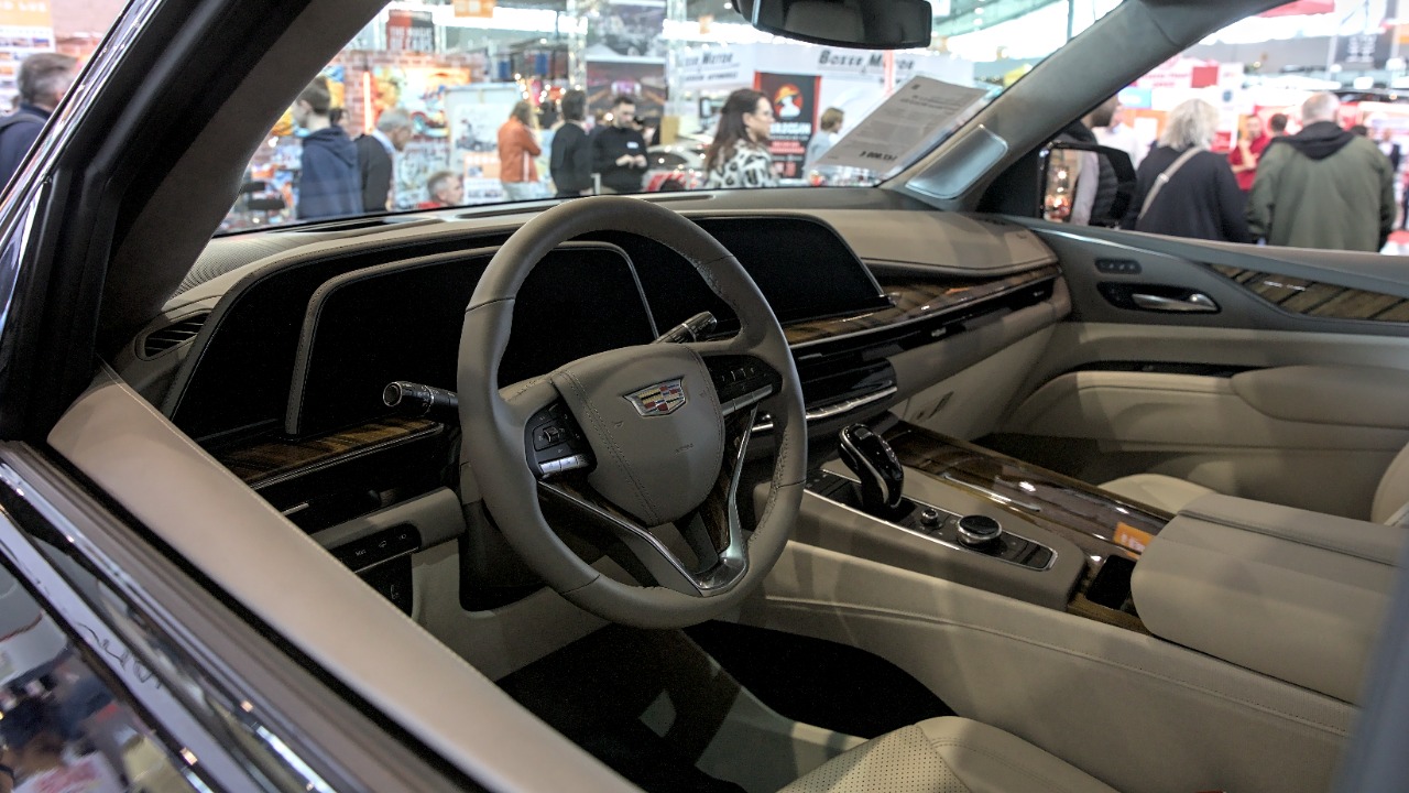 Why GM still struggles with true hands-free driving