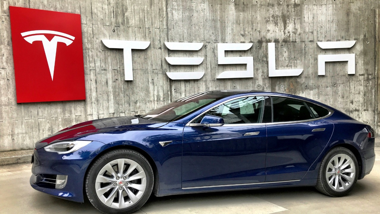 teslafansch/Unsplash