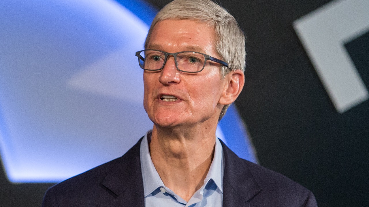 Apple hits $4 trillion market cap milestone