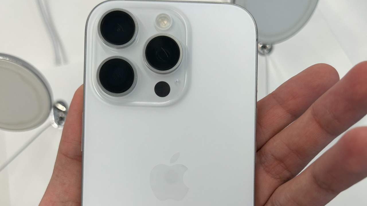 Easiest smartphones for seniors to learn, ranked by users