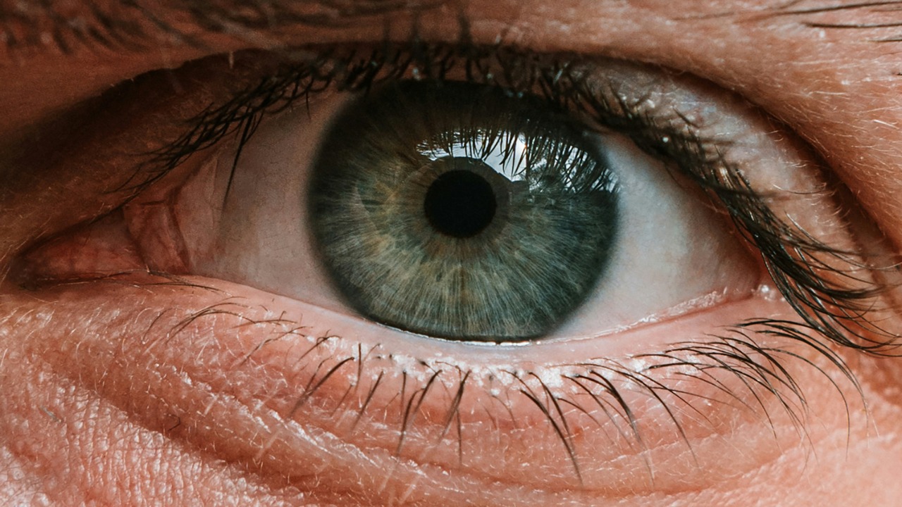 Your eyes might reveal how fast you are aging